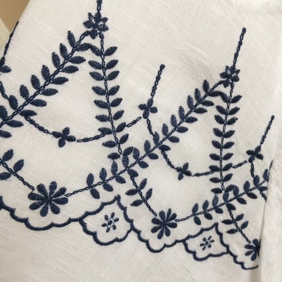 White flutter top - Picture 3 of 7